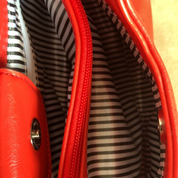 Red Handbag - Picture 3 of 4